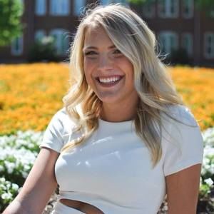 Meet your Posher, Claire